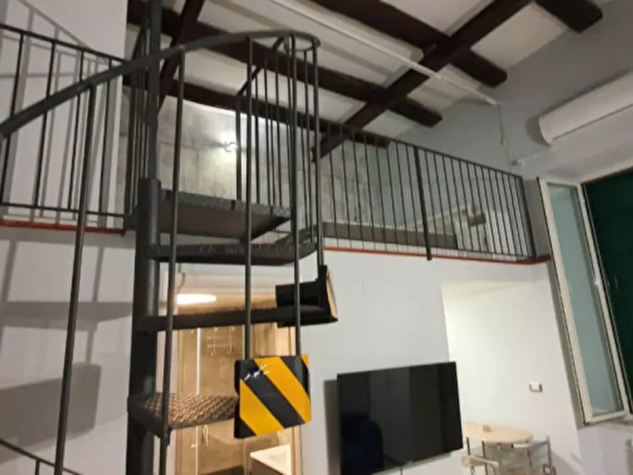 Immagine 16 di Appartamento in affitto  in Via Pignatelli a Napoli