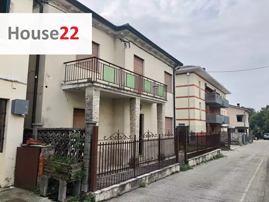 Immagine 2 di Casa indipendente in vendita  in Via Pittoni 27 a Vicenza