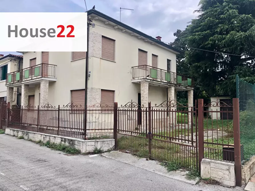 Immagine 3 di Casa indipendente in vendita  in Via Pittoni 27 a Vicenza
