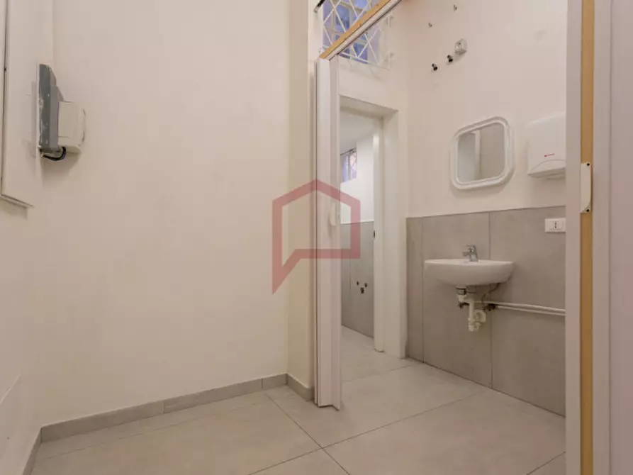 Immagine 6 di Negozio in affitto  in Cipressina a Venezia