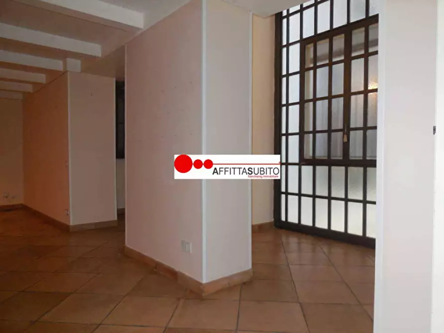 Immagine 2 di Appartamento in affitto  in Via nardones a Napoli