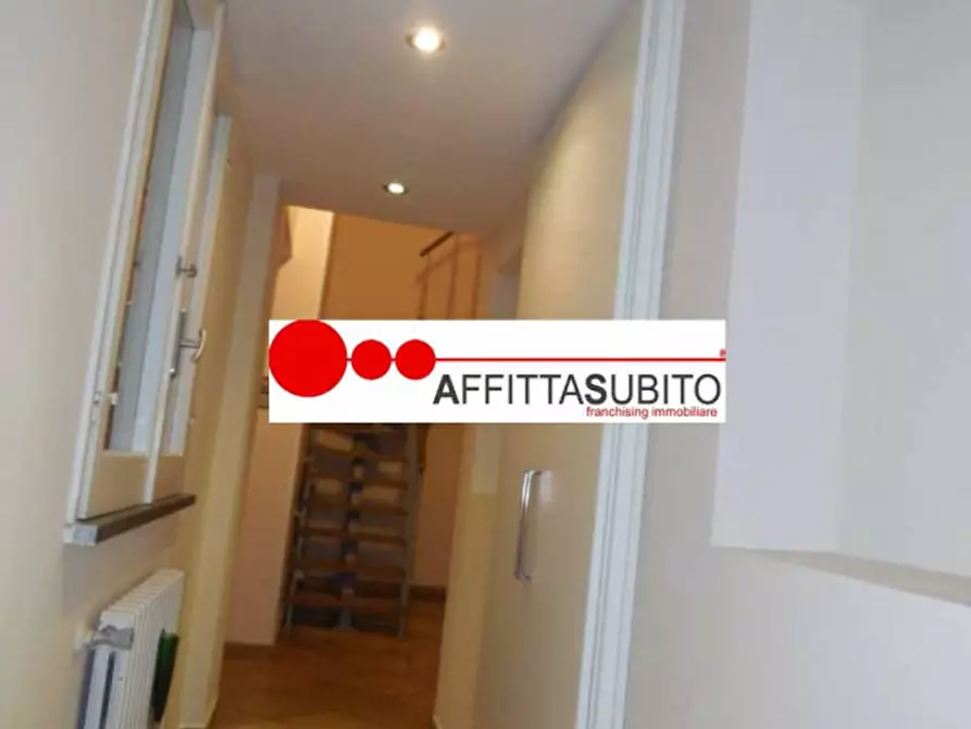 Immagine 3 di Appartamento in affitto  in Via nardones a Napoli