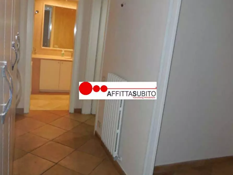 Immagine 4 di Appartamento in affitto  in Via nardones a Napoli