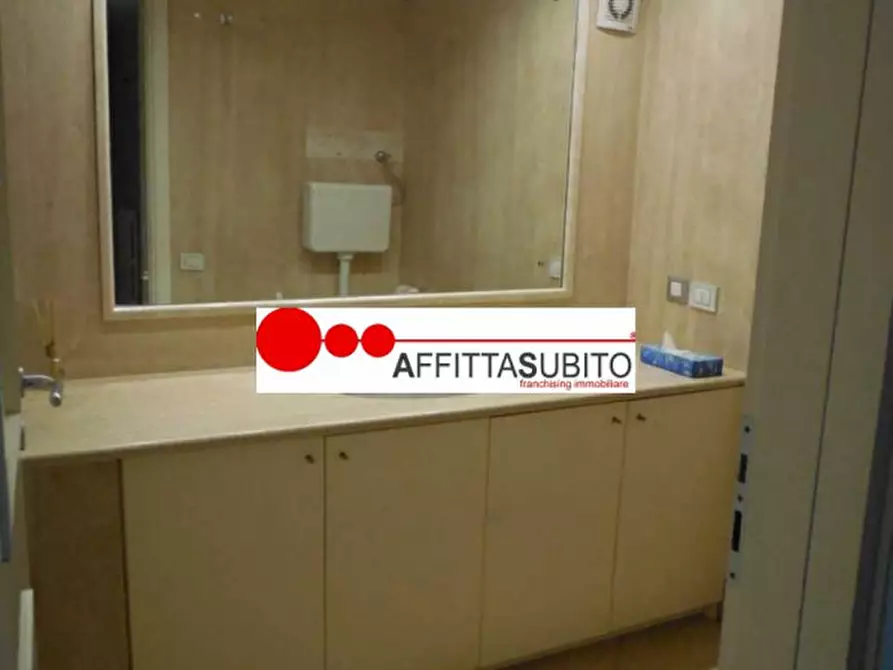 Immagine 6 di Appartamento in affitto  in Via nardones a Napoli