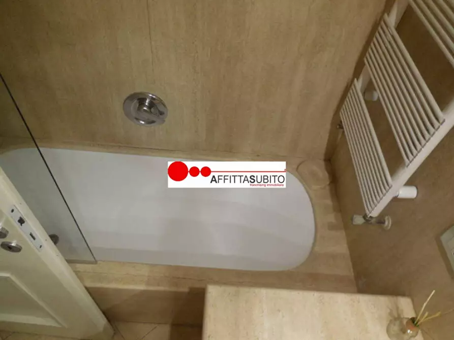 Immagine 8 di Appartamento in affitto  in Via nardones a Napoli