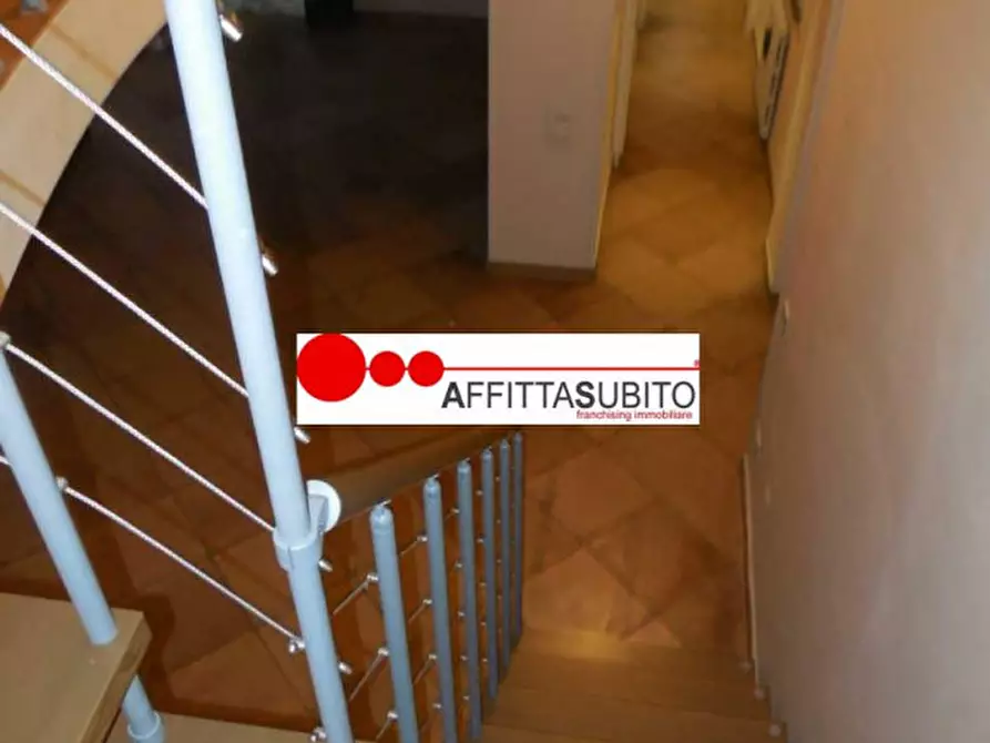 Immagine 12 di Appartamento in affitto  in Via nardones a Napoli