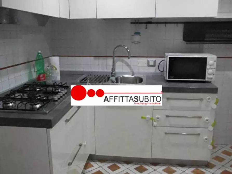 Immagine 16 di Appartamento in affitto  in Via nardones a Napoli