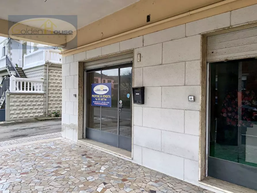 Immagine 5 di Negozio in vendita  in Via Zenzalino 173 a Argenta