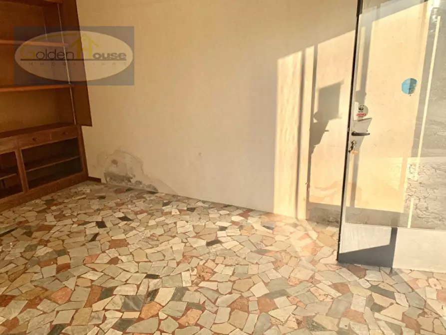 Immagine 8 di Negozio in vendita  in Via Zenzalino 173 a Argenta