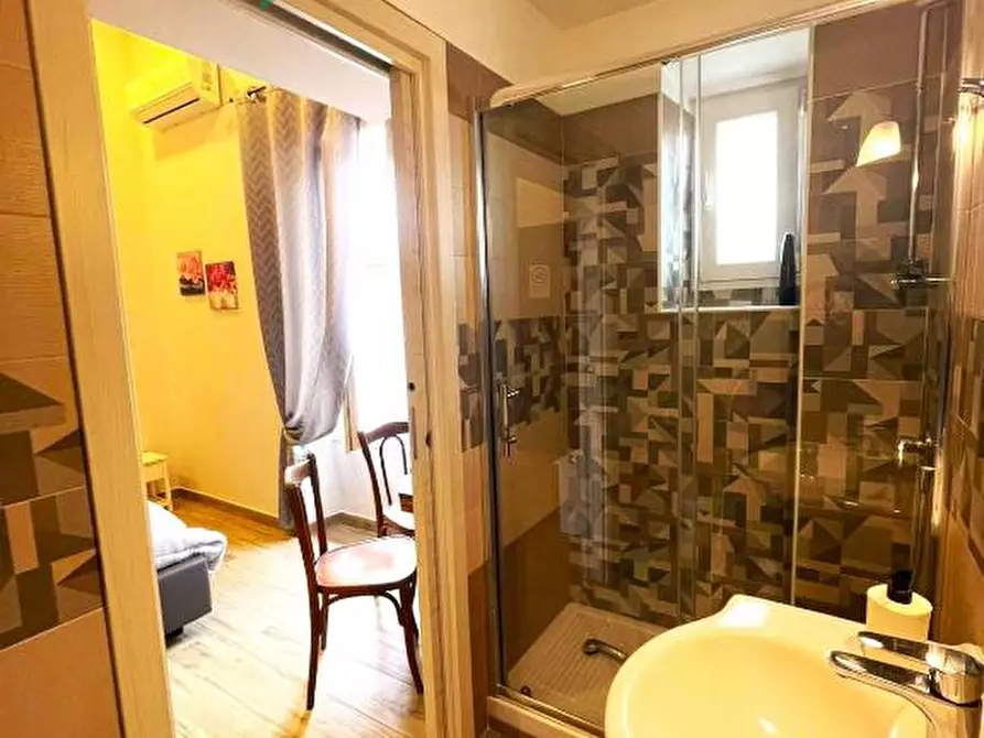 Immagine 18 di Bed & Breakfast in affitto  in via Colonnello Carlo Lahalle, 51 a Napoli