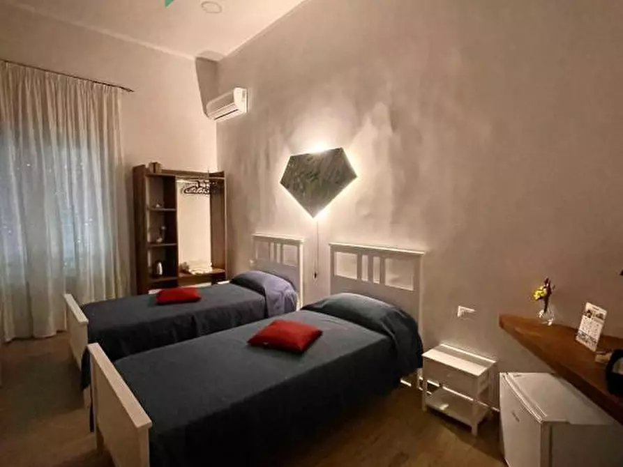 Immagine 22 di Bed & Breakfast in affitto  in via Colonnello Carlo Lahalle, 51 a Napoli