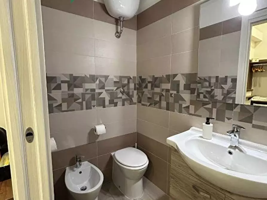 Immagine 32 di Bed & Breakfast in affitto  in via Colonnello Carlo Lahalle, 51 a Napoli