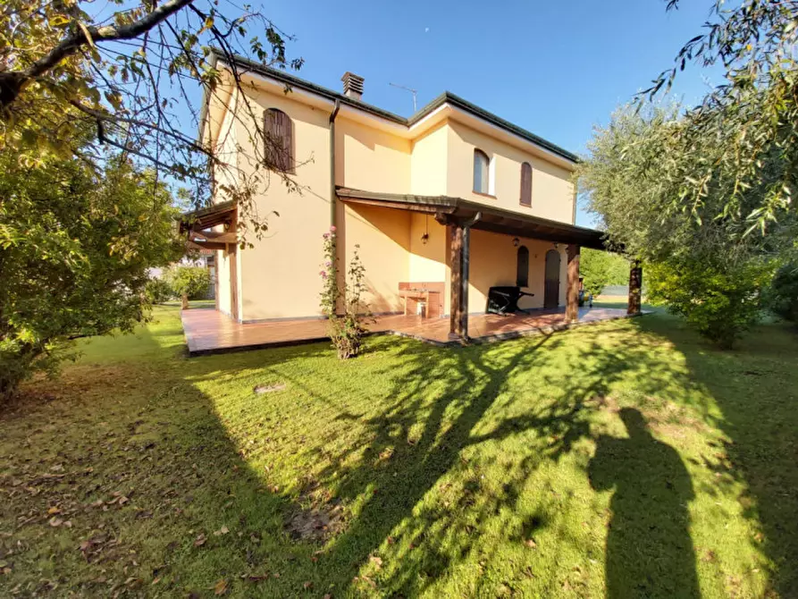Immagine 1 di Villa in vendita  in via Fescione a Montignoso