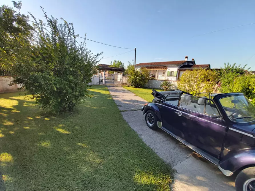 Immagine 2 di Villa in vendita  in via Fescione a Montignoso