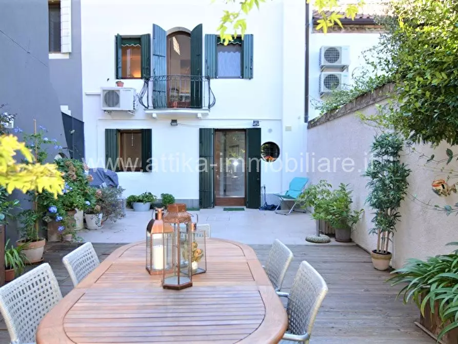 Immagine 1 di Casa indipendente in vendita  in Via Cavour a Este