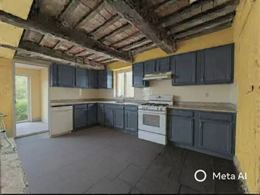 Immagine 19 di Rustico / casale in vendita  in Località Pischiello a Passignano Sul Trasimeno