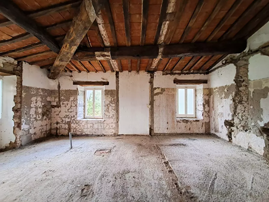 Immagine 21 di Rustico / casale in vendita  in Località Pischiello a Passignano Sul Trasimeno