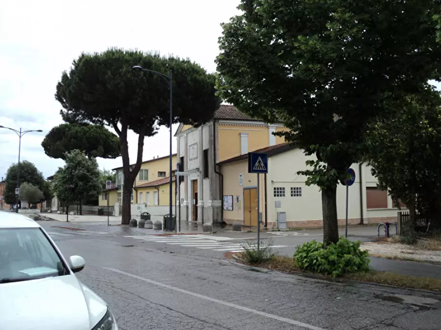Immagine 3 di Attività commerciale in vendita  in VIA FONTANA 10 a Comacchio