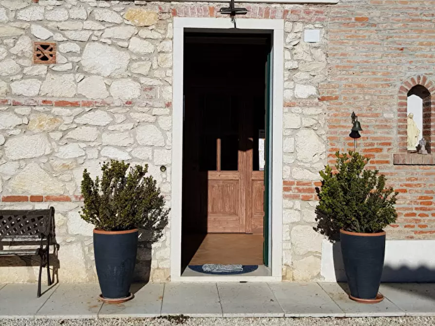 Immagine 5 di Rustico / casale in vendita  in Via nicolosi a Vicenza