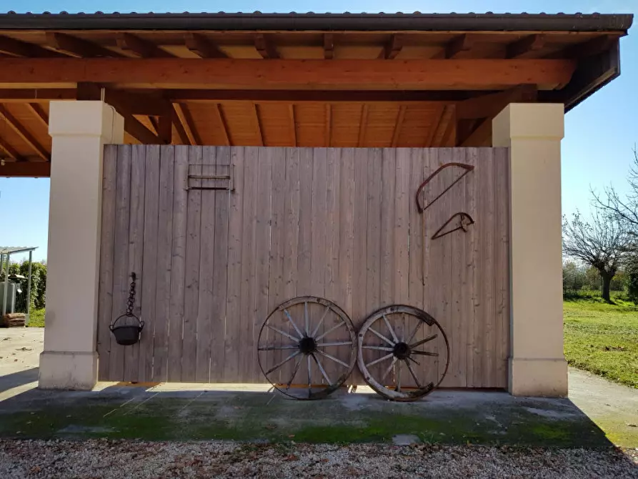 Immagine 15 di Rustico / casale in vendita  in Via nicolosi a Vicenza