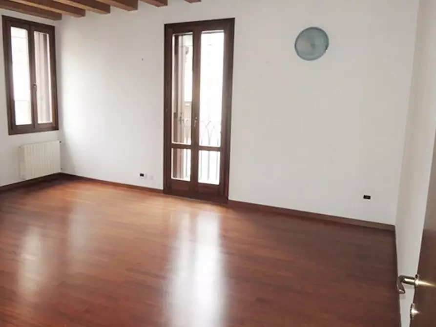 Immagine 19 di Appartamento in affitto  in Contra' Santi apostoli a Vicenza
