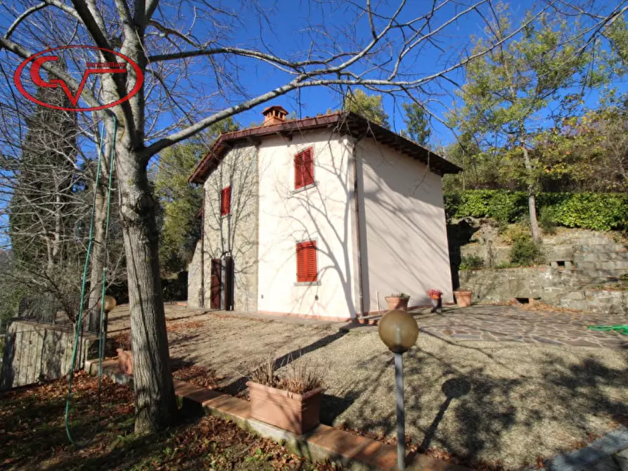 Immagine 1 di Villa in vendita  in Modine a Loro Ciuffenna