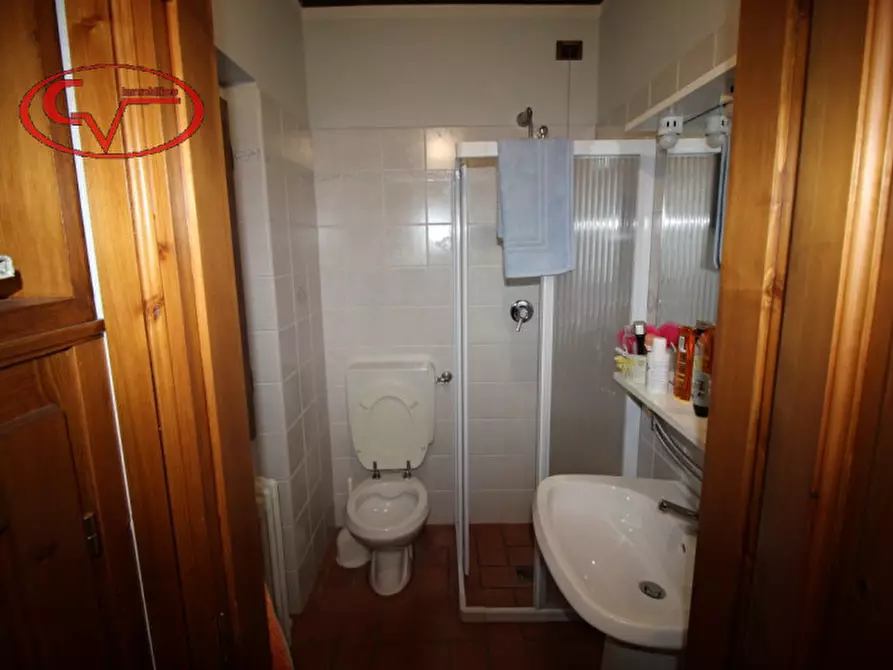 Immagine 10 di Villa in vendita  in Modine a Loro Ciuffenna