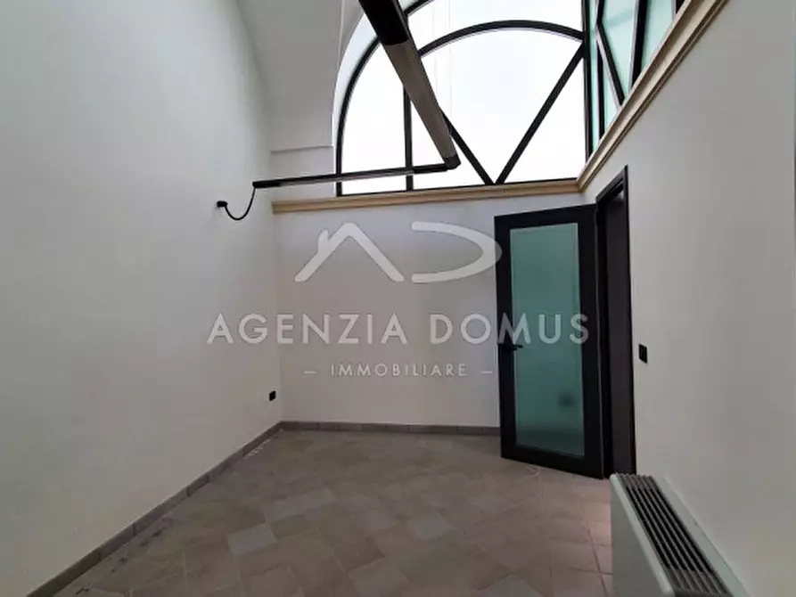 Immagine 8 di Ufficio in vendita  in via principe di napoli a Racale