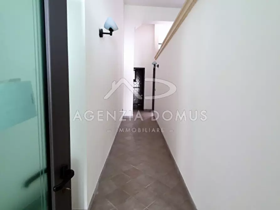 Immagine 10 di Ufficio in vendita  in via principe di napoli a Racale