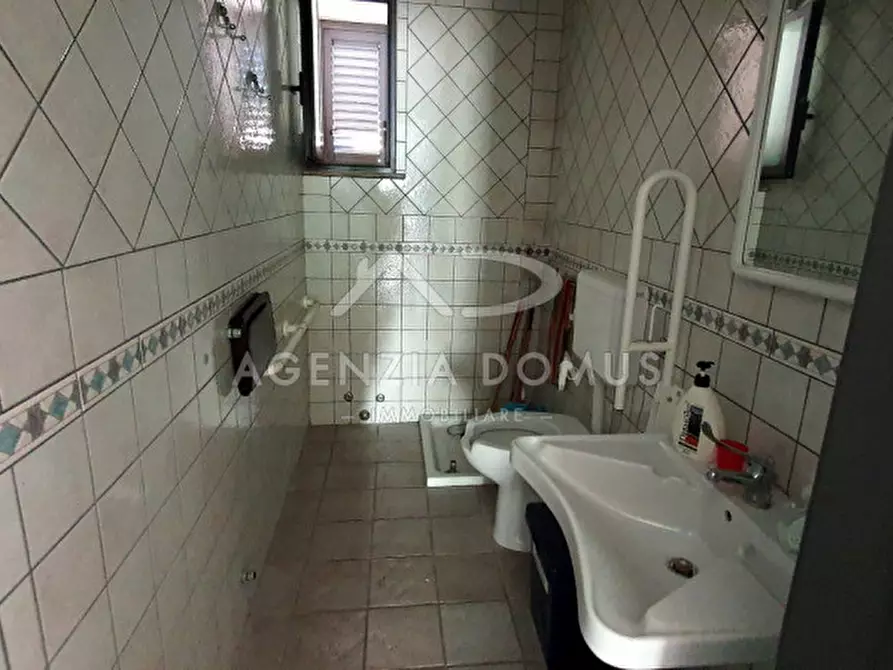 Immagine 13 di Ufficio in vendita  in via principe di napoli a Racale