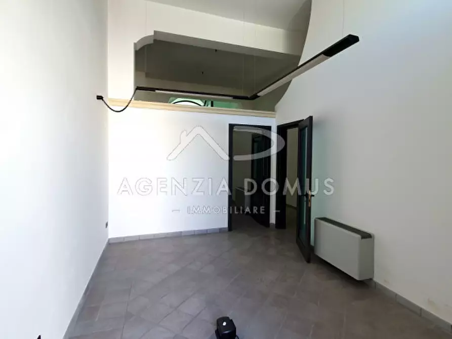 Immagine 15 di Ufficio in vendita  in via principe di napoli a Racale