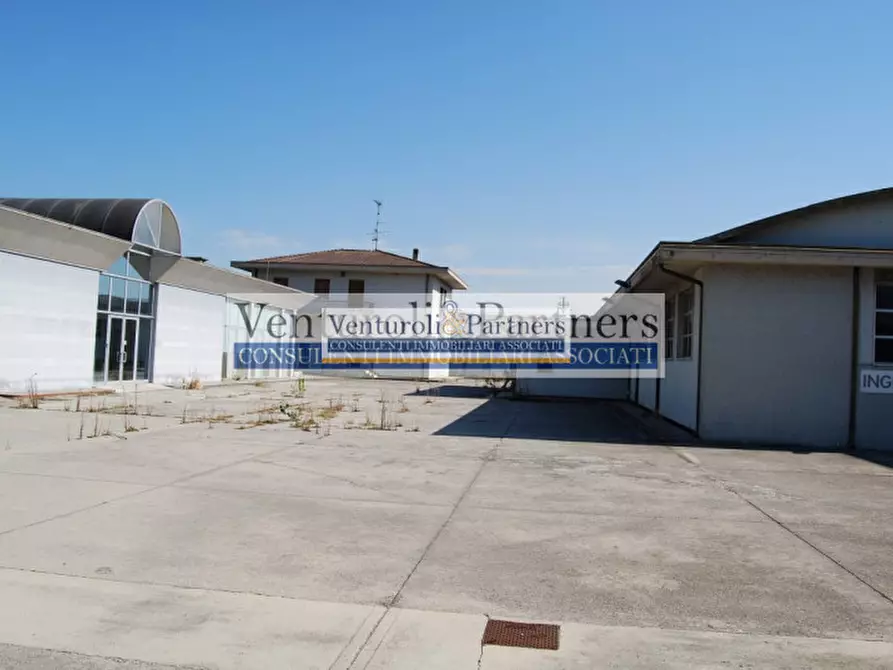 Immagine 2 di Capannone industriale in vendita  in via statale a Calcinato