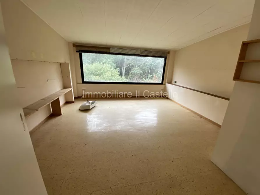 Immagine 20 di Attività commerciale in vendita  a Castiglione Del Lago