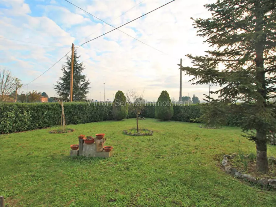 Immagine 3 di Casa bifamiliare in vendita  in via Basilicata a Torrita Di Siena