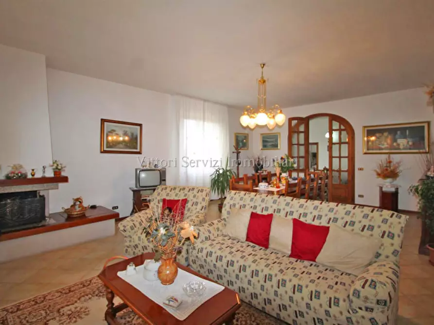 Immagine 4 di Casa bifamiliare in vendita  in via Basilicata a Torrita Di Siena