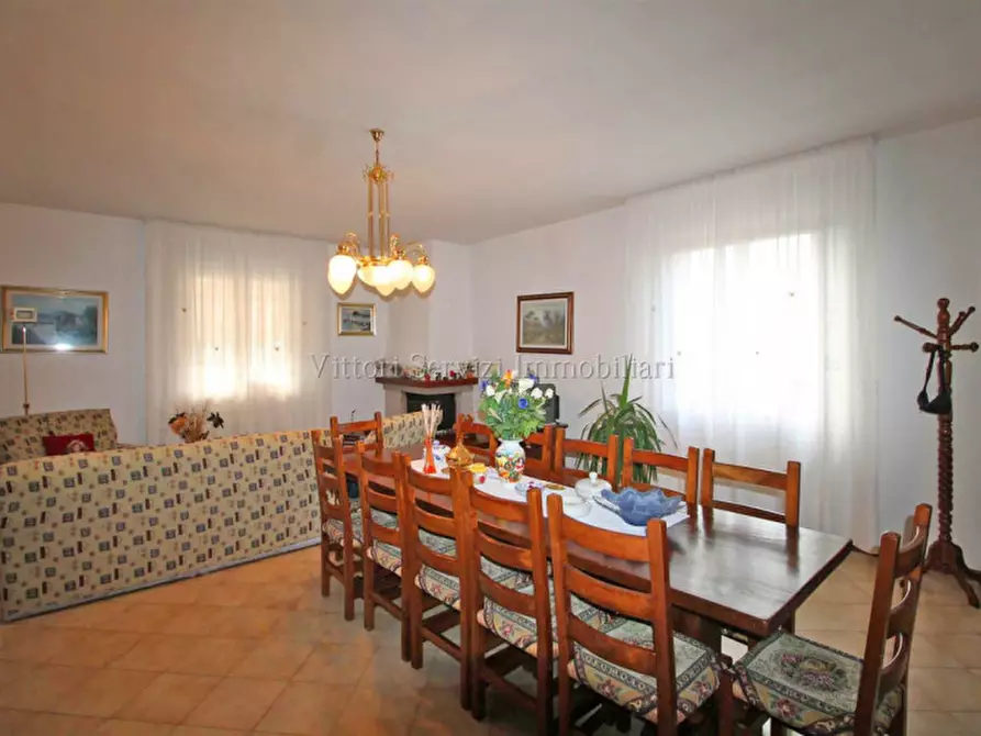 Immagine 7 di Casa bifamiliare in vendita  in via Basilicata a Torrita Di Siena