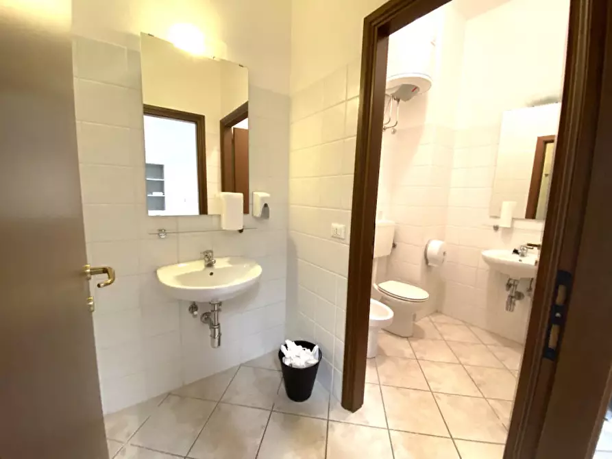 Immagine 5 di Capannone industriale in vendita  in VIA PARRI a Cesena