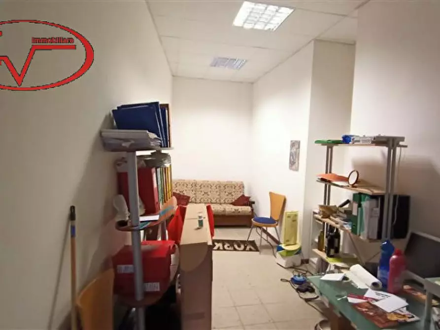 Immagine 12 di Negozio in affitto  in Via Perzzi a San Giovanni Valdarno