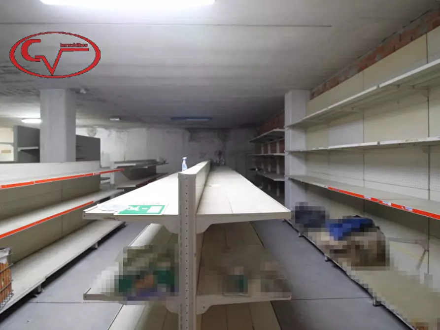 Immagine 18 di Negozio in affitto  in Via Perzzi a San Giovanni Valdarno