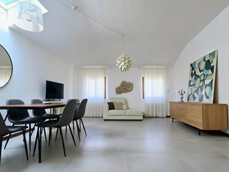 Immagine 1 di Appartamento in vendita  in Piazza Maggiore, 20 a Este