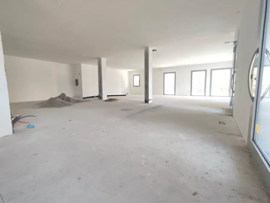 Immagine 2 di Attività commerciale in vendita  a Cittadella