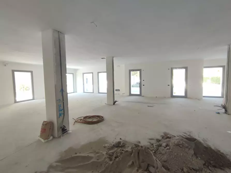 Immagine 4 di Attività commerciale in vendita  a Cittadella