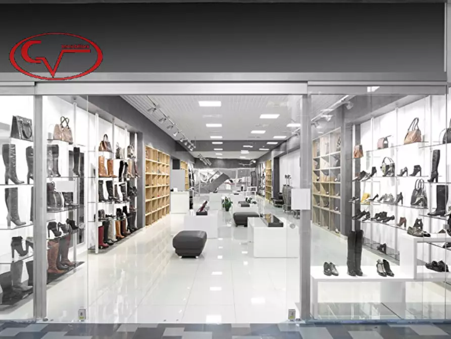 Immagine 2 di Negozio in vendita  in viale diaz a Montevarchi