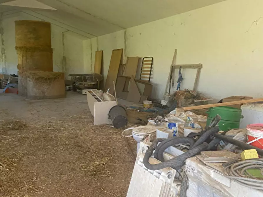 Immagine 9 di Terreno in vendita  in VIA LAURENTINA a Roma