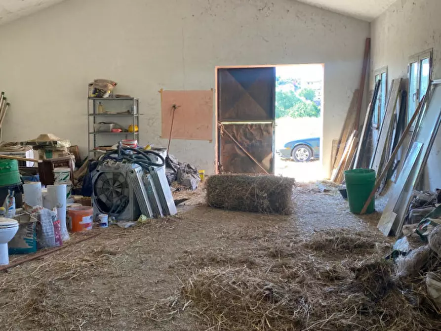 Immagine 10 di Terreno in vendita  in VIA LAURENTINA a Roma