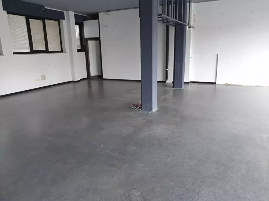 Immagine 7 di Negozio in affitto  in strada Alessandria 171 a Casale Monferrato