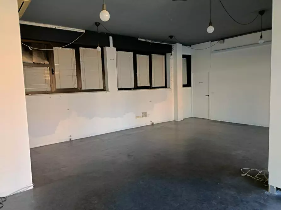 Immagine 10 di Negozio in affitto  in strada Alessandria 171 a Casale Monferrato