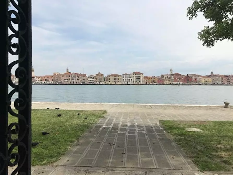 Immagine 1 di Appartamento in vendita  in riva san biagio a Venezia