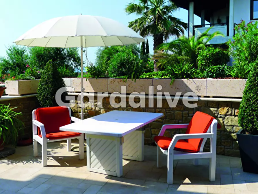 Immagine 7 di Villa in vendita  a Toscolano-Maderno