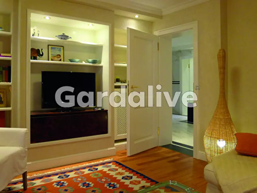 Immagine 15 di Villa in vendita  a Toscolano-Maderno